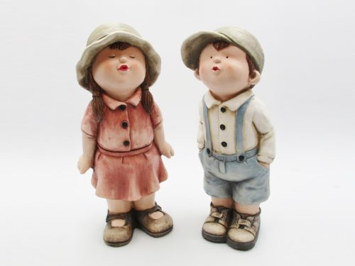 AUSSEN.JUNGE+MÄDCHEN KUSS 2S   43